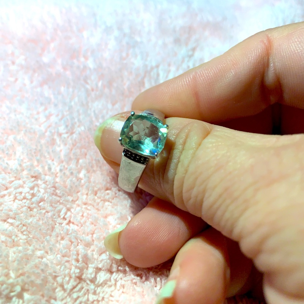 Aquamarine stone ring